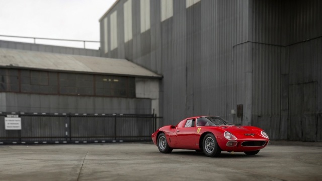 Ferrari 250 LM. Uno dei pezzi più pregiati dell'asta. Foto Patrick Ernzen for RM Sotheby.