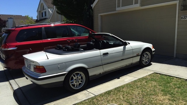 La BMW 325i della famiglia Jobs.