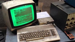 Un'officina in Polonia utilizza un vecchio computer Commodore 64 da 25 anni consecutivi.