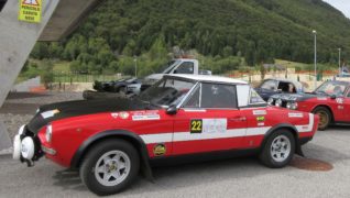 Una Fiat 124 Abarth durante Historic Nordest 2016 a Piancavallo