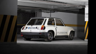 La Renault 5 Turbo 2 ha il motore posteriore e anche la trazione.